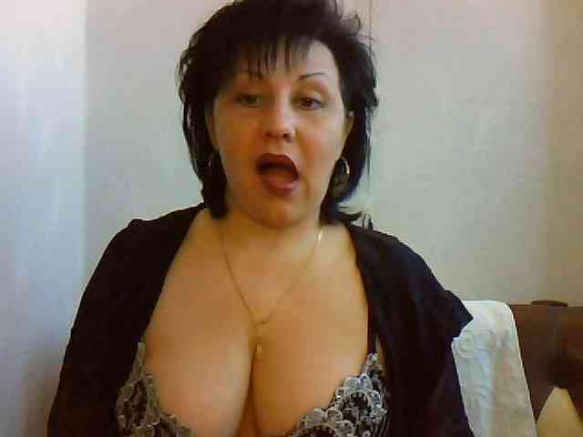 MatureWetPussyZvZ webcam