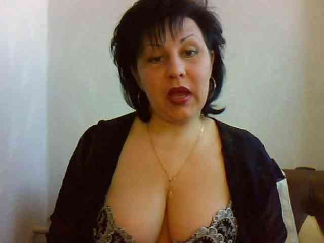 MatureWetPussyZvZ webcam