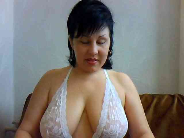 MatureWetPussyZvZ webcam