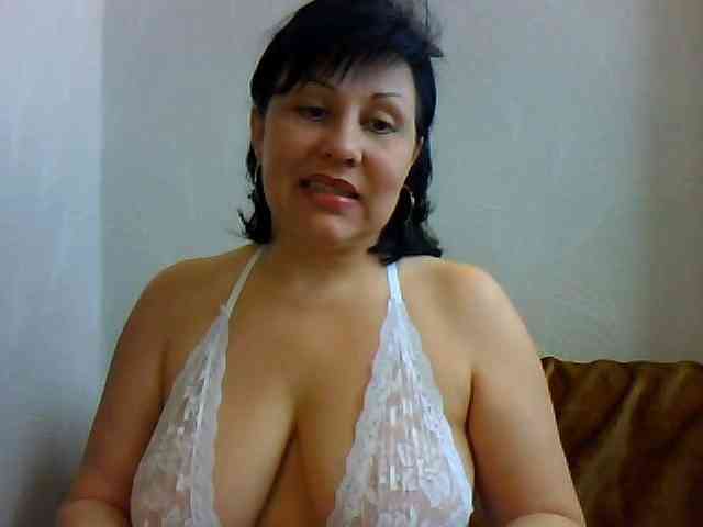 MatureWetPussyZvZ webcam