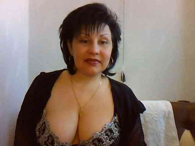 MatureWetPussyZvZ webcam