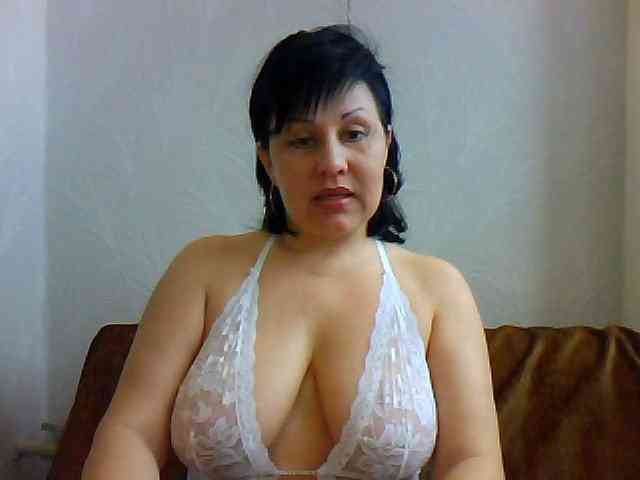 MatureWetPussyZvZ webcam