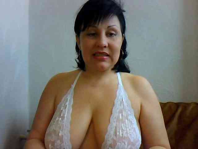 MatureWetPussyZvZ webcam