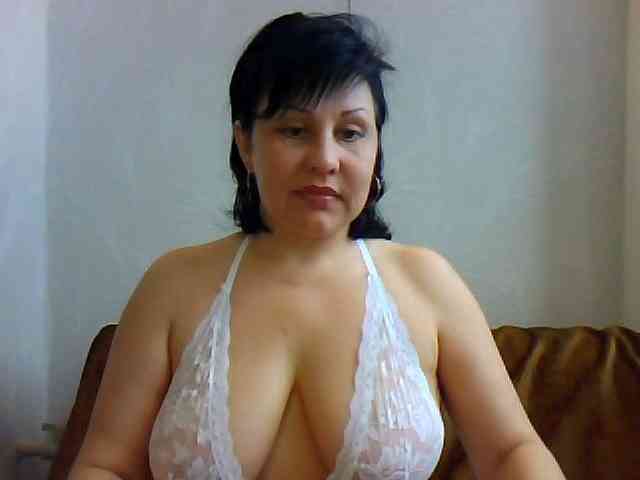 MatureWetPussyZvZ webcam