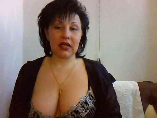 MatureWetPussyZvZ webcam