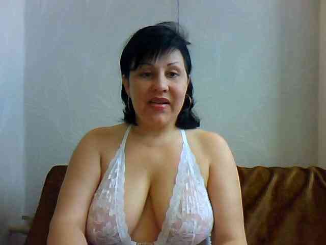 MatureWetPussyZvZ webcam