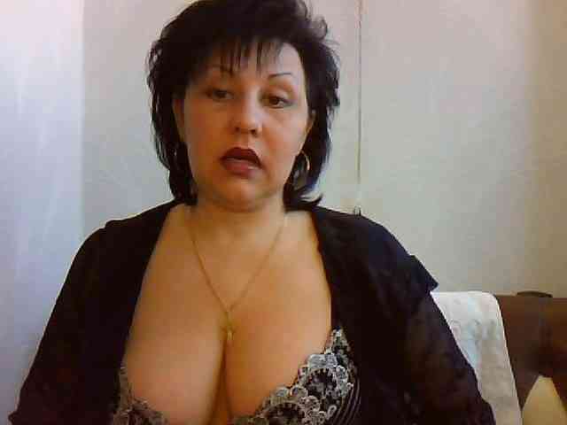 MatureWetPussyZvZ webcam