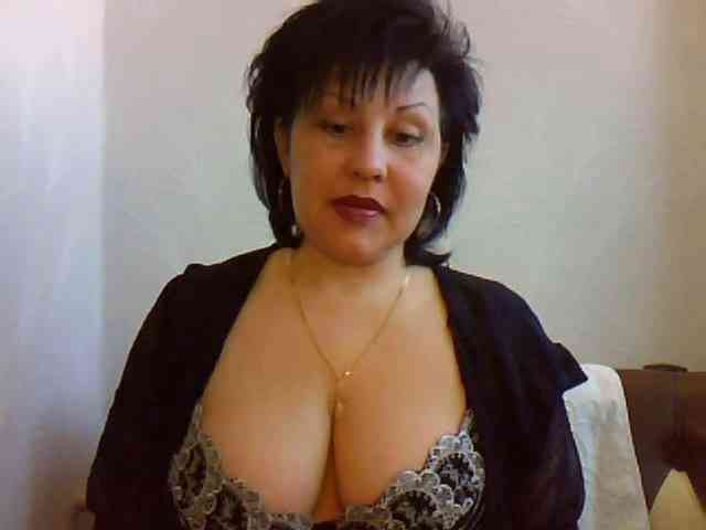 MatureWetPussyZvZ webcam