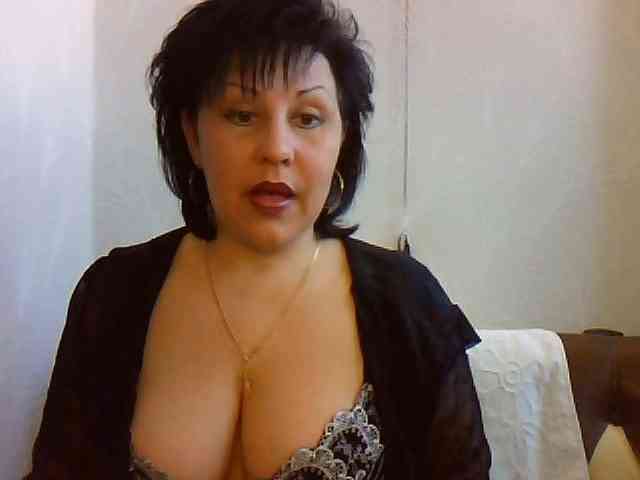 MatureWetPussyZvZ webcam