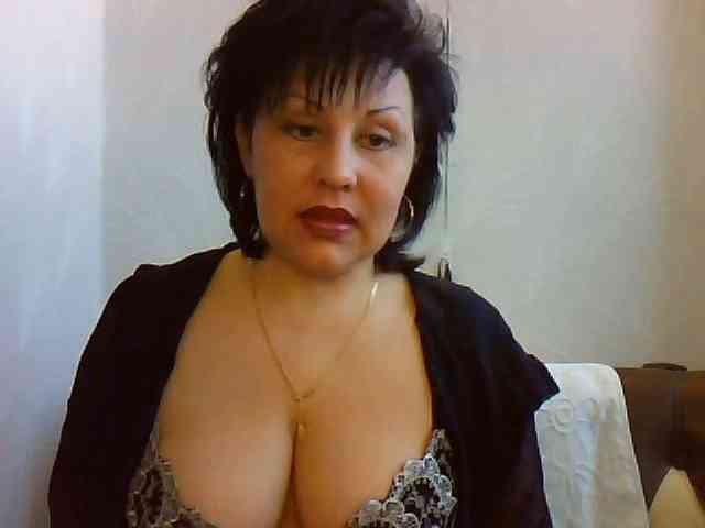 MatureWetPussyZvZ webcam