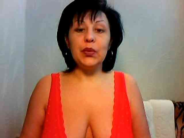 MatureWetPussyZvZ webcam