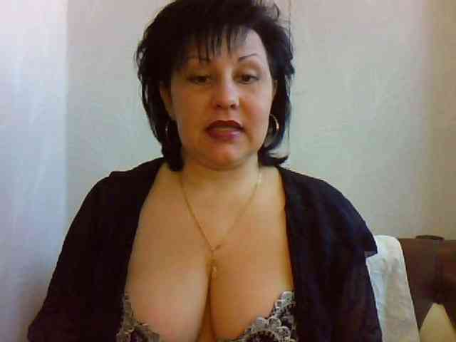 MatureWetPussyZvZ webcam