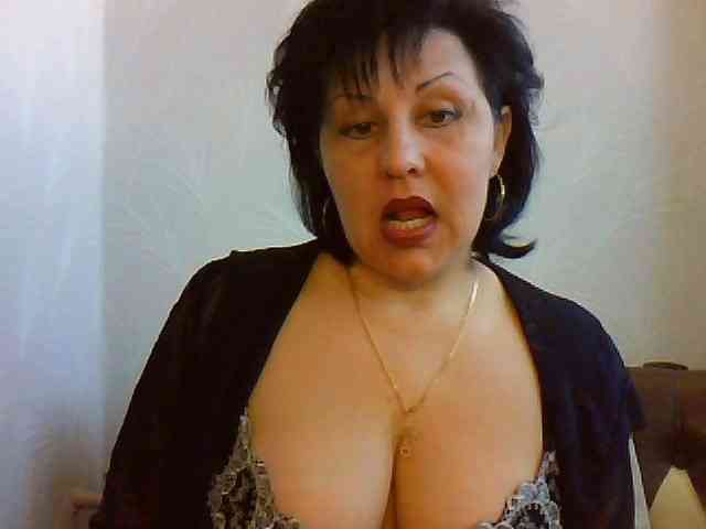 MatureWetPussyZvZ webcam