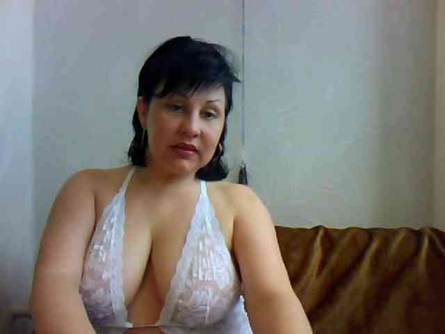 MatureWetPussyZvZ webcam