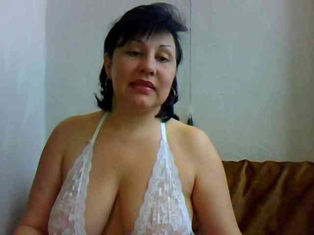 MatureWetPussyZvZ webcam