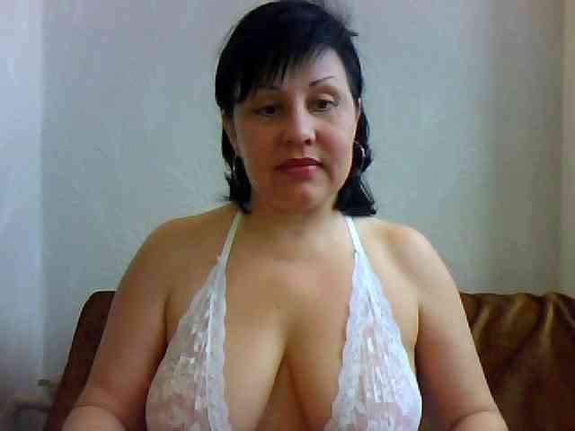 MatureWetPussyZvZ webcam