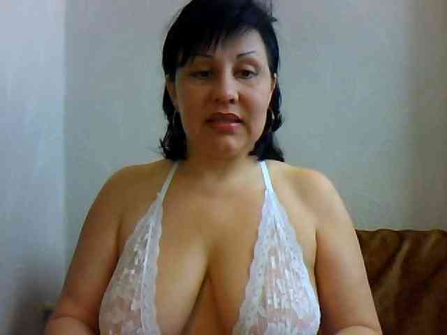 MatureWetPussyZvZ webcam