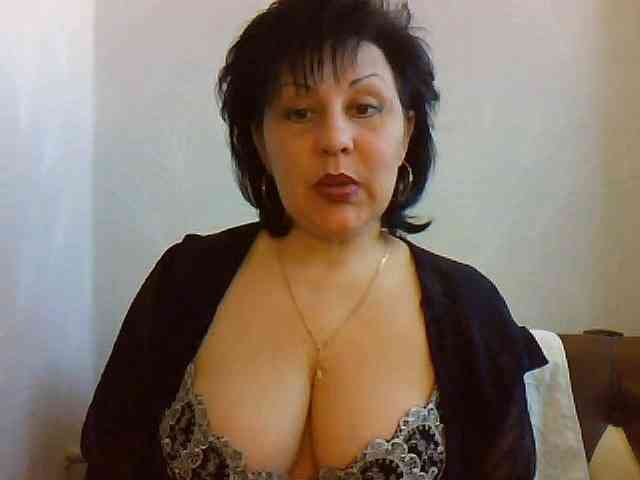 MatureWetPussyZvZ webcam