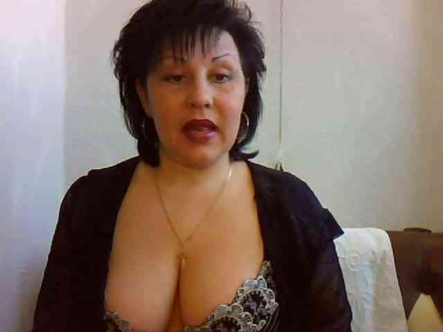 MatureWetPussyZvZ webcam