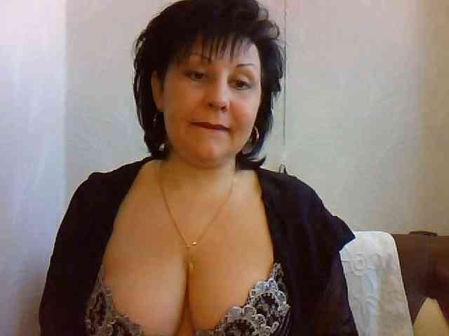 MatureWetPussyZvZ webcam