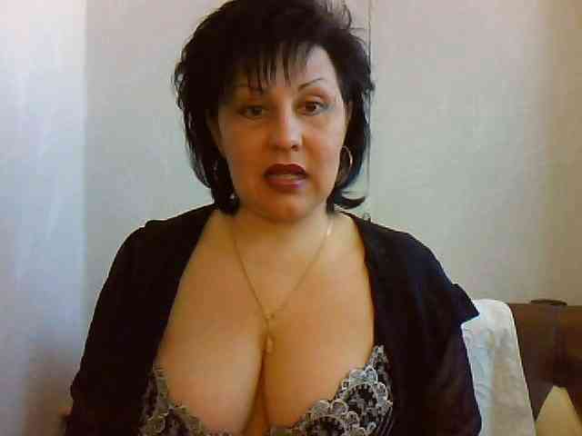 MatureWetPussyZvZ webcam