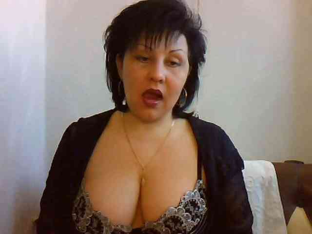 MatureWetPussyZvZ webcam