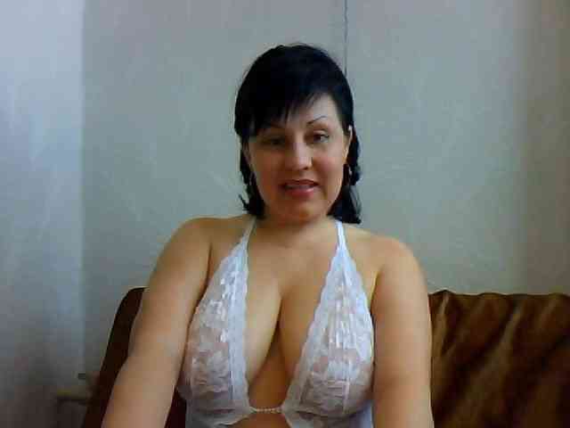 MatureWetPussyZvZ webcam