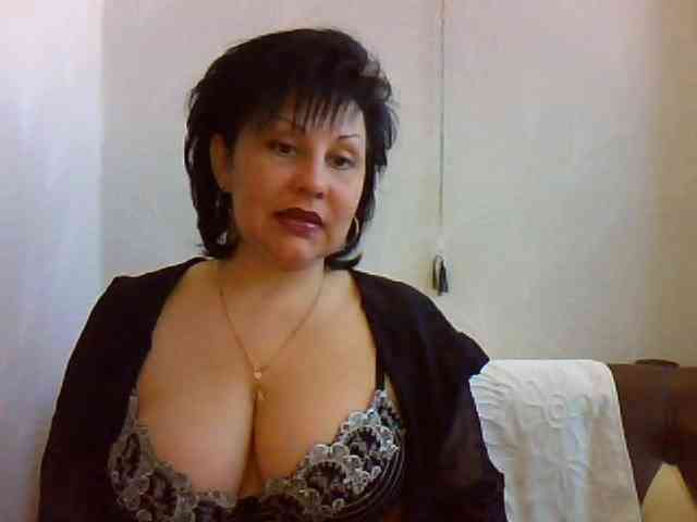 MatureWetPussyZvZ webcam