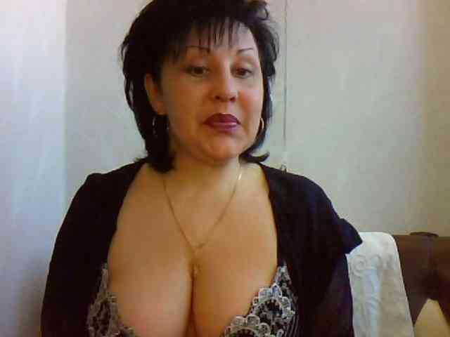 MatureWetPussyZvZ webcam