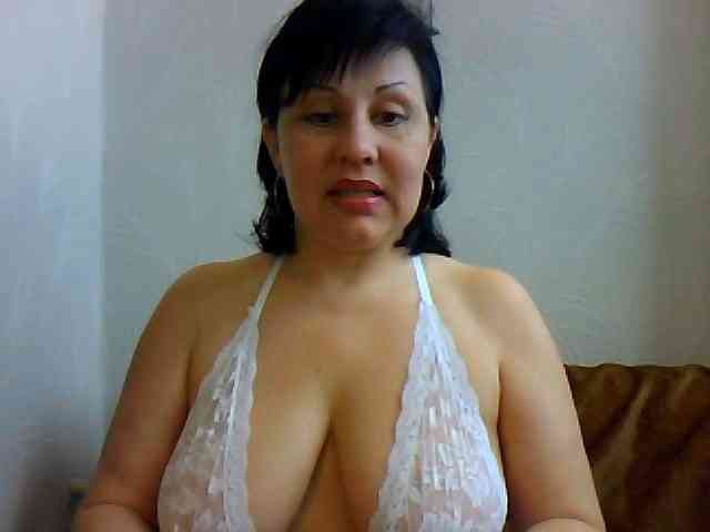 MatureWetPussyZvZ webcam