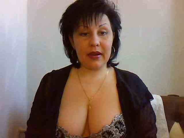 MatureWetPussyZvZ webcam