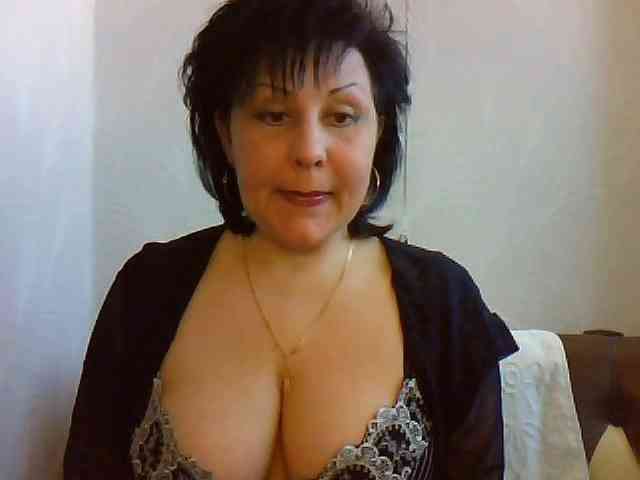 MatureWetPussyZvZ webcam