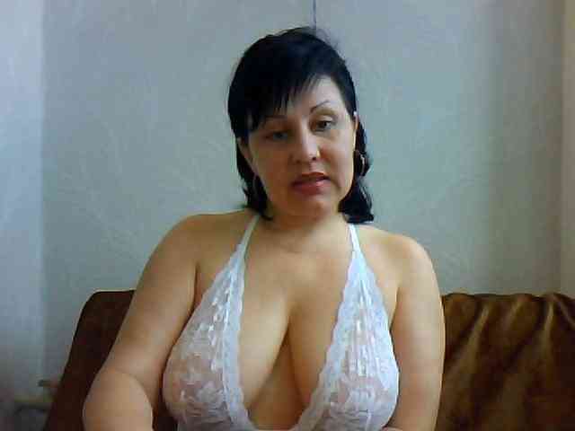 MatureWetPussyZvZ webcam