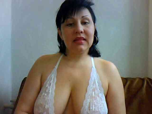 MatureWetPussyZvZ webcam