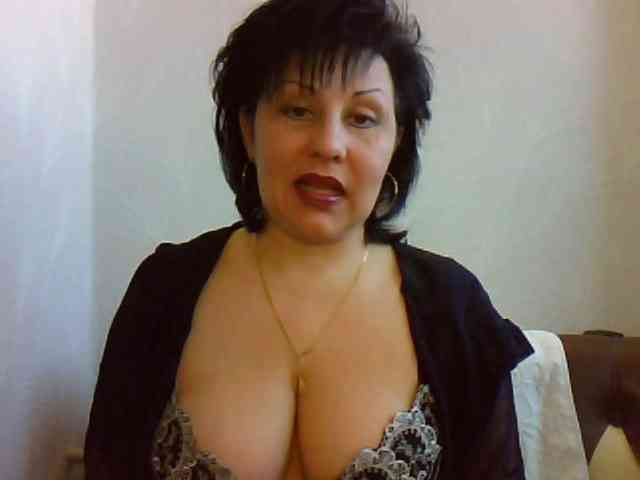 MatureWetPussyZvZ webcam