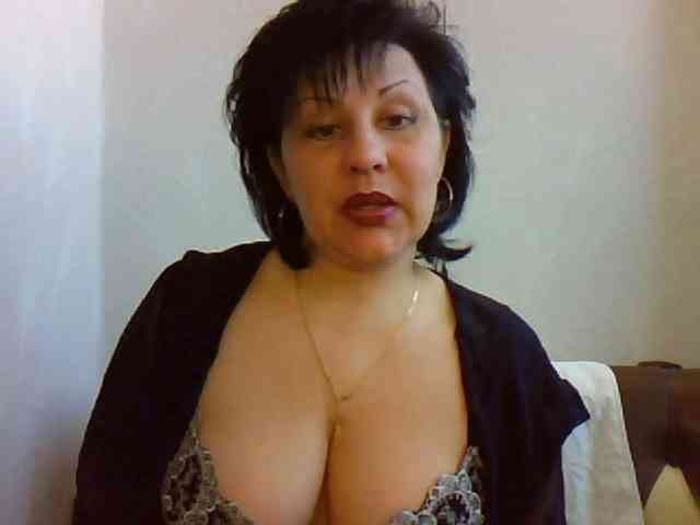 MatureWetPussyZvZ webcam