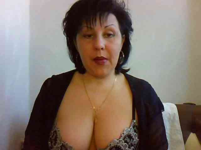 MatureWetPussyZvZ webcam