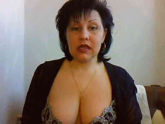 MatureWetPussyZvZ webcam