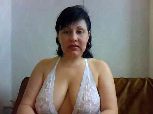 MatureWetPussyZvZ webcam