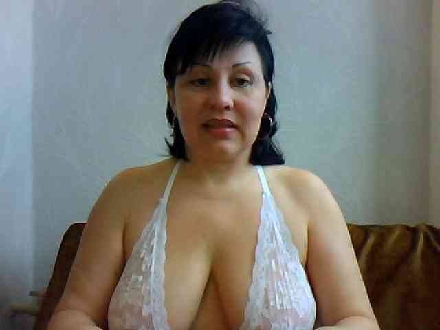 MatureWetPussyZvZ webcam