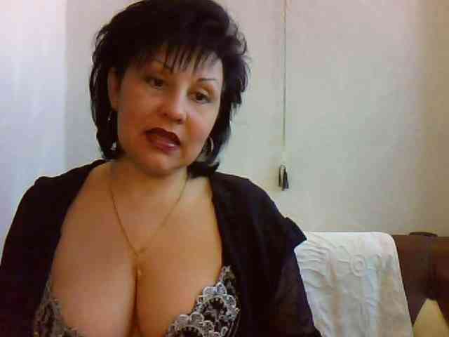 MatureWetPussyZvZ webcam