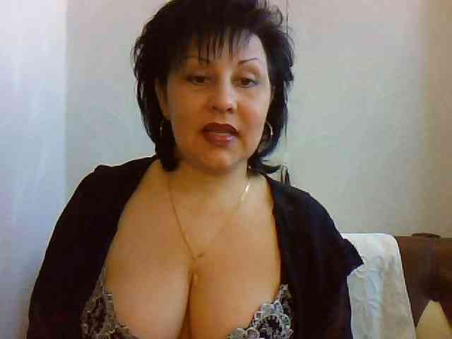 MatureWetPussyZvZ webcam