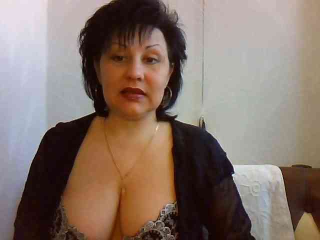 MatureWetPussyZvZ webcam