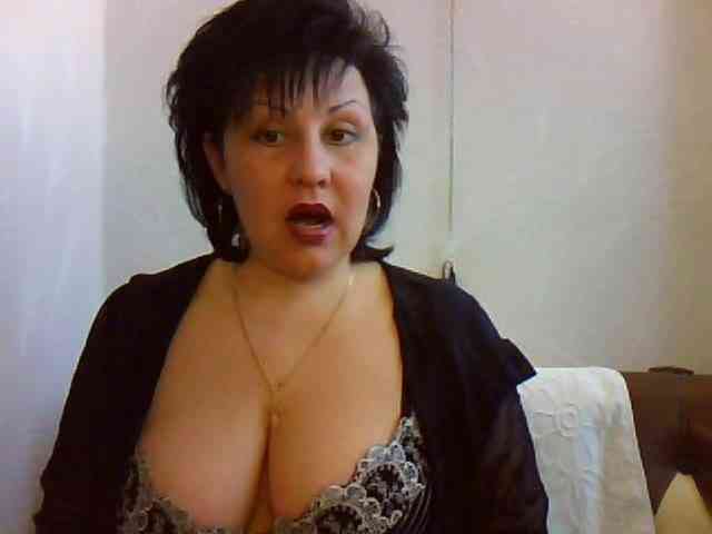 MatureWetPussyZvZ webcam