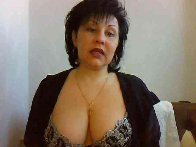 MatureWetPussyZvZ webcam