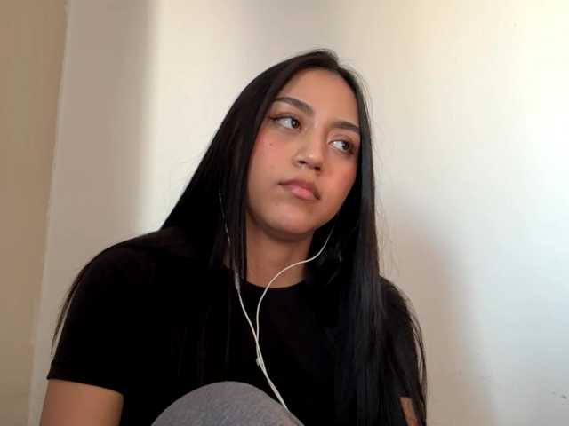 DonellaPrugh's BongaCams show and profile