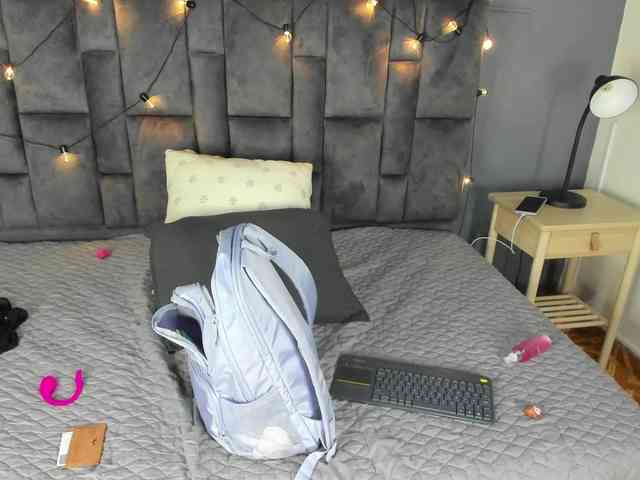 NicoletCherry webcam