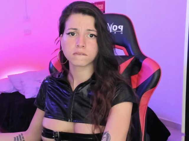 LolaMustaine's BongaCams show and profile