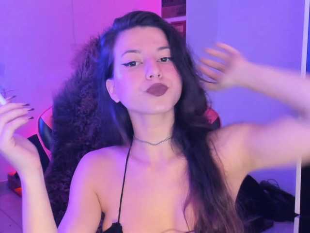 LolaMustaine's BongaCams show and profile