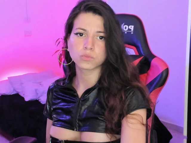 LolaMustaine's BongaCams show and profile